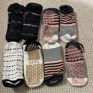 Women’s TAVI grip sock bundle, sz medium